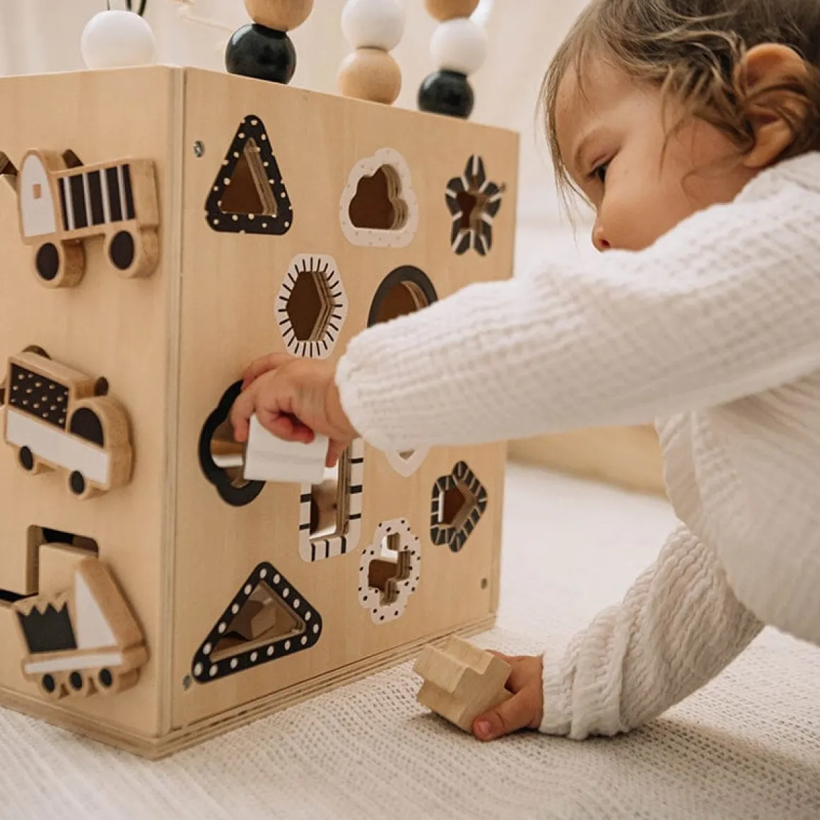 Wonder & Wise Busy Box