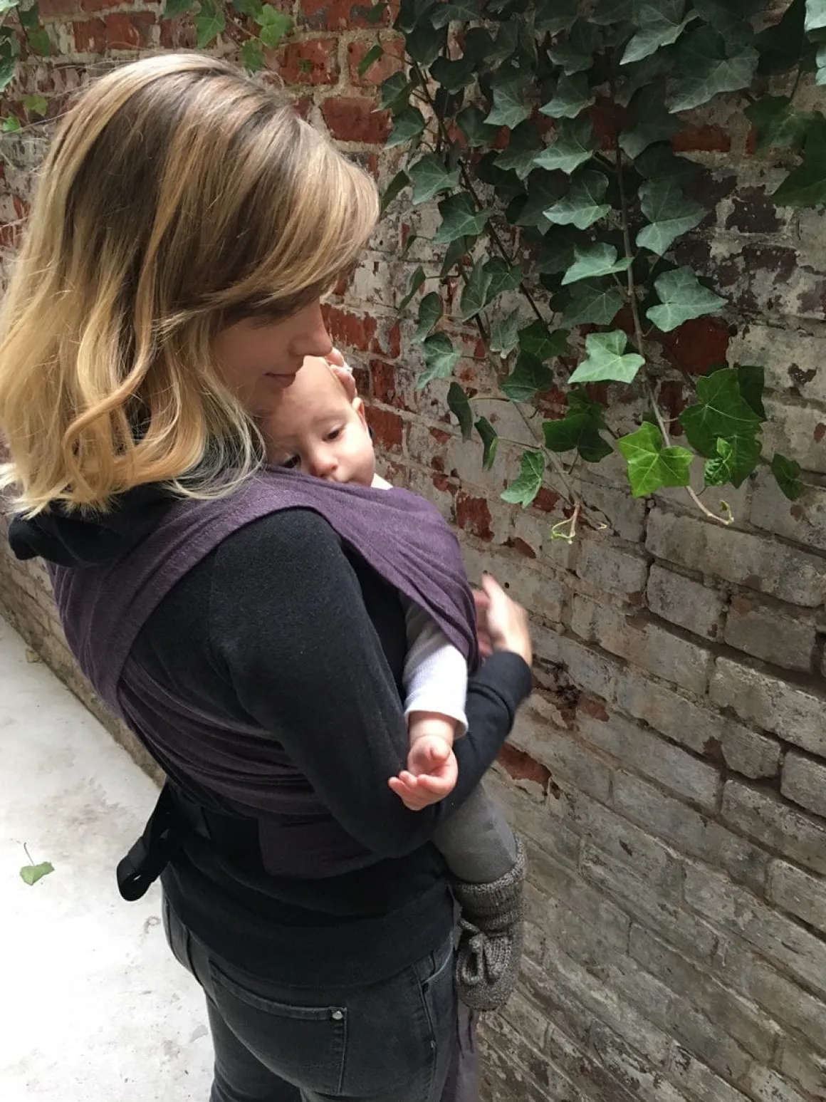XOXO Buckle Wrap Baby Carrier, Eco2 Collection - Eggplant Emoji