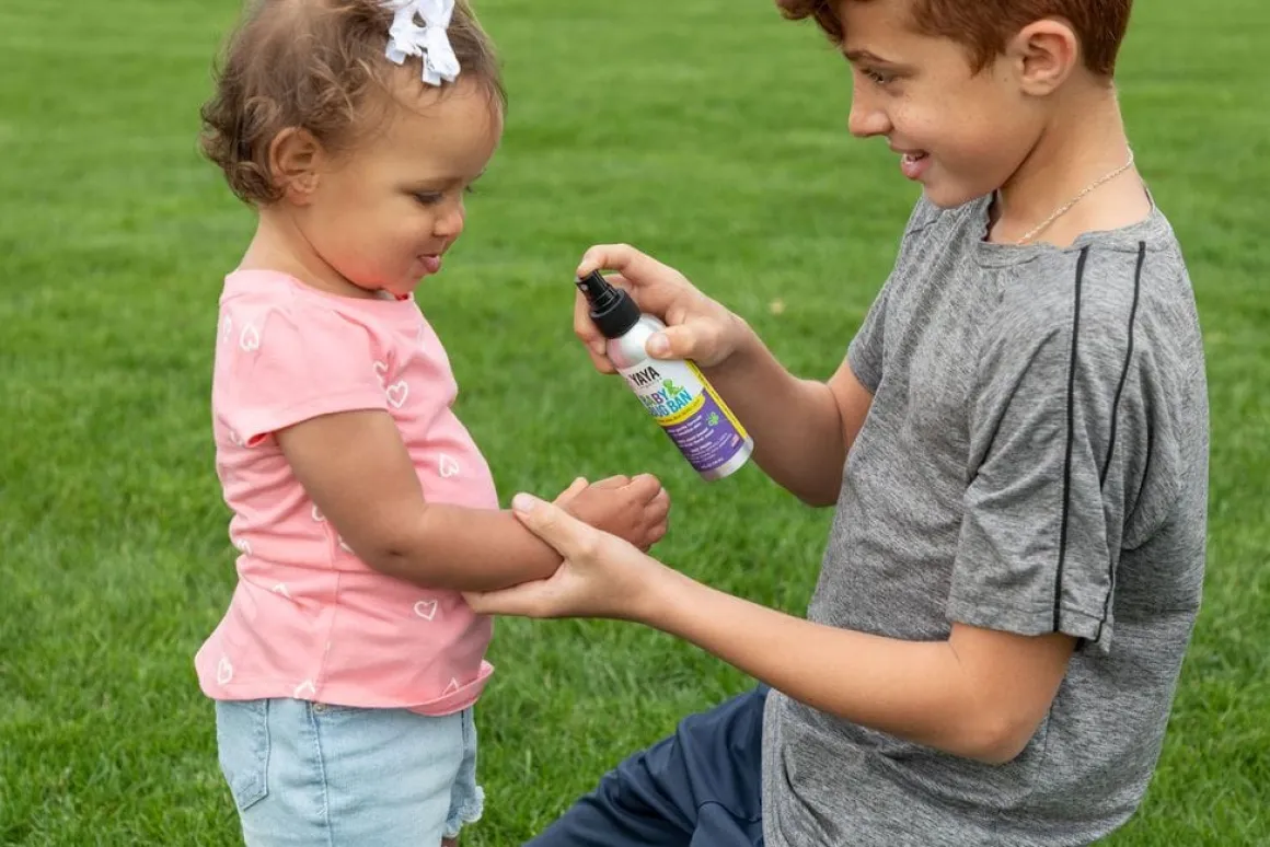 Yaya Organics Baby Bug Ban Repellent Spray - 4 oz